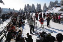 Lepo vreme i odlični uslovi za skijanje prepunili Kopaonik